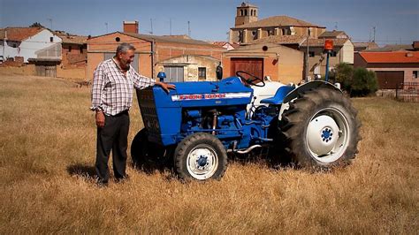 Jesús Cisneros nos presenta a “Manolo”, su tractor Ford 3000 | Agro en ...