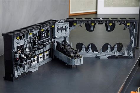 LEGO DC Batman Batcave Shadow Box