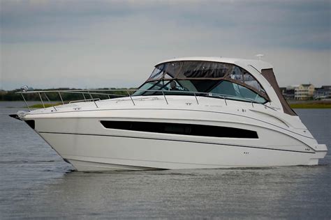 What is a Cabin Cruiser? | Off The Hook Yachts