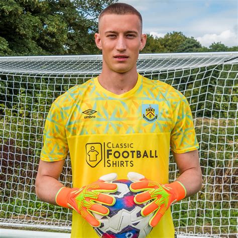 Burnley FC on Twitter: "He's a keeper 🤩 https://t.co/QlBOVg960L" / Twitter