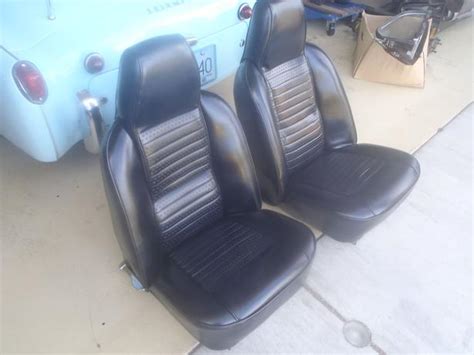 TRIUMPH TR6 SEATS - FIT 1970-72 Outside Nanaimo, Nanaimo