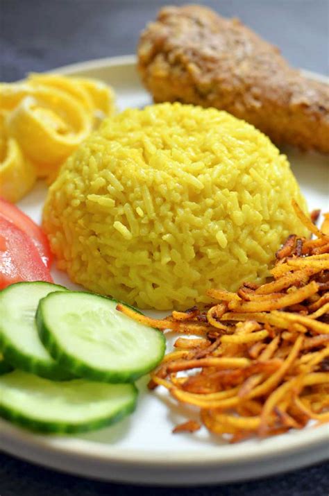 Nasi Kuning - Traditional Indonesian Recipe | 196 flavors