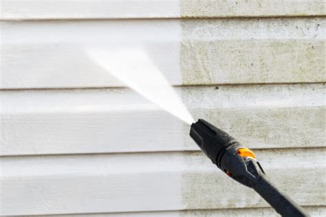 7 Reasons to Hire Pressure Washing Services for a Clean and Healthy Home