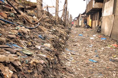 Smokey Mountain: A Walk Through The Slums Of Manila, Philippines ...