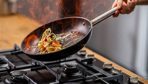 5 Things You Didn't Know About Teflon Cookware [+1 Bonus!] | Livingood ...