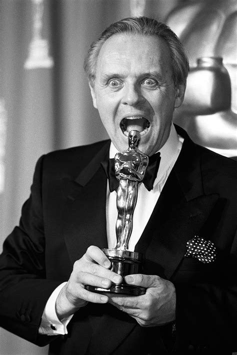 Anthony Hopkins with his Oscar (1992) Anthony Hopkins Hannibal Lecter ...