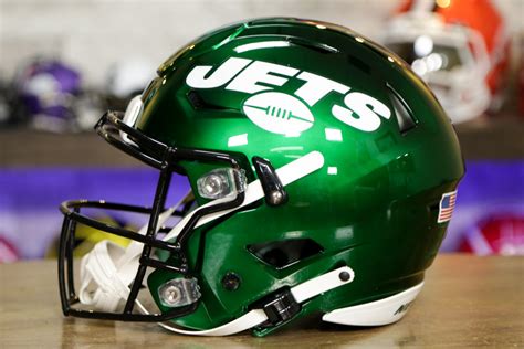 Jets Helmet 2025 - Olly Timmie