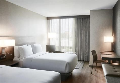 The Best Hotels Near Tampa Airport | CuddlyNest