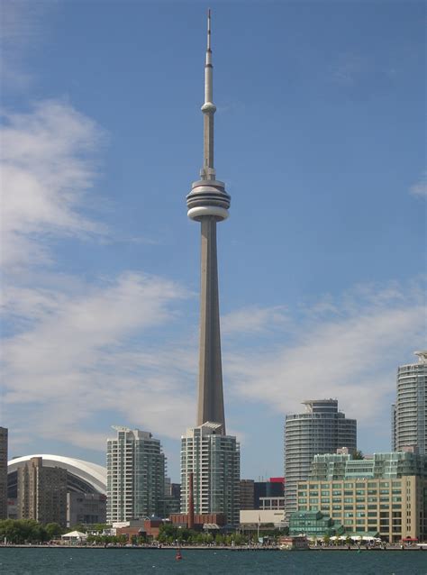 File:CN Tower, Toronto, Canada9.jpg - Wikimedia Commons