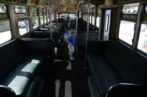 Take a Ride Back to the 1950s With the MTA's Fleet of Vintage Buses ...