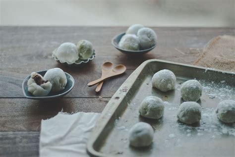 red bean mochi (chapssaltteok) - Two Red Bowls | Recipe | Mochi, Red ...