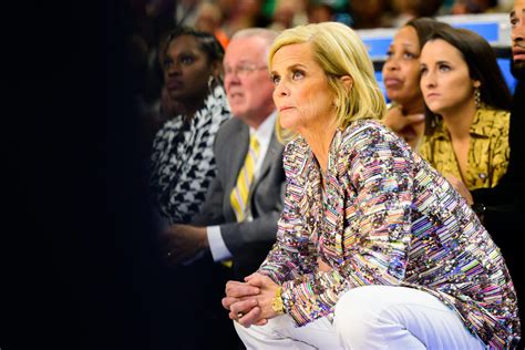 Kim Mulkey's head-turning fashion choices are all part of her winning ...