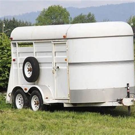 What is the average weight of a horse trailer? - DIY Seattle