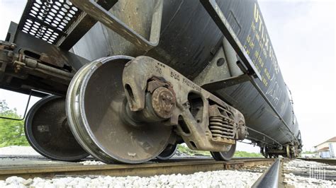 Norfolk Southern discovers issue with wheel sets - FreightWaves