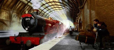 Download Hogwarts Express At Platform 9 3/4 Wallpaper | Wallpapers.com