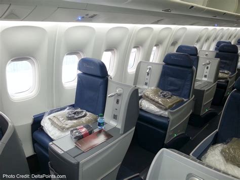 Delta 767-300 new business class seats - Delta Points blog review (6 ...