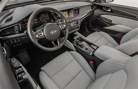 2017 Kia Cadenza Interior Features and Safety Technology