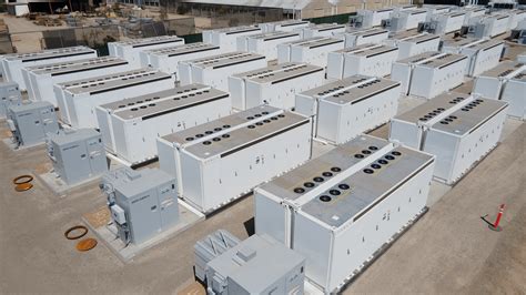 Tesla sells 2GW / 6GWh of Megapack battery storage to Arevon for ...