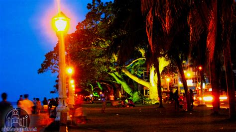 Rizal Boulevard in Dumaguete City - Negros Oriental