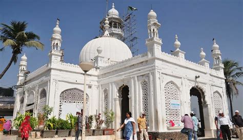 Discovering Haji Ali Dargah: Facts and Information | Mumbai Live