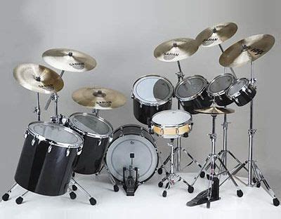 Phil Collins custom drum set.. Simple, unique and set up for a lefty ...