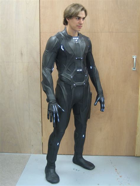 Rinzler, "Tron Legacy" by *goblin-bones on deviantART Tron Costume ...