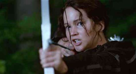 Katniss Everdeen - Shooting Her Bow and Arrow