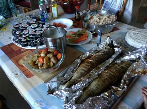 Inuit style feast, photo by Peggy Etunga