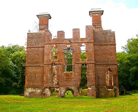 The ruins of the Rosewell Plantation house in Virginia, USA: A silent ...