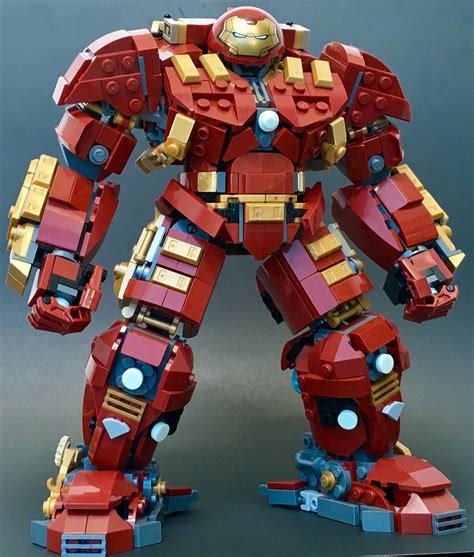 Un Hulkbuster UCS en combinant les pièces des deux Hulkbusters LEGO ...