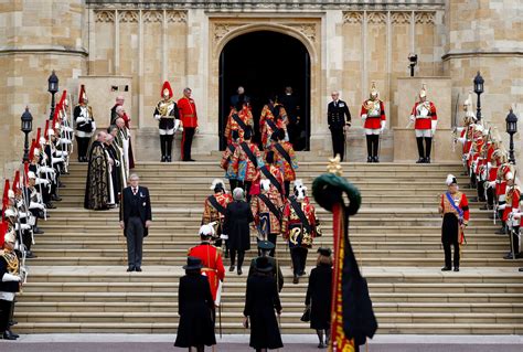 Royal family bids farewell to Queen Elizabeth at Windsor Castle | Daily ...