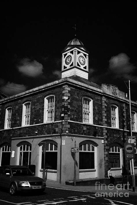 the old town hall which replaced the market house in Banbridge town ...