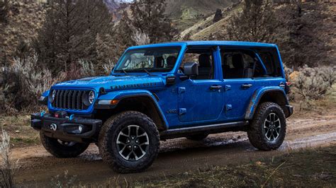 How the 2024 Jeep Wrangler Rubicon X Compares to the Ford Bronco Wildtrak