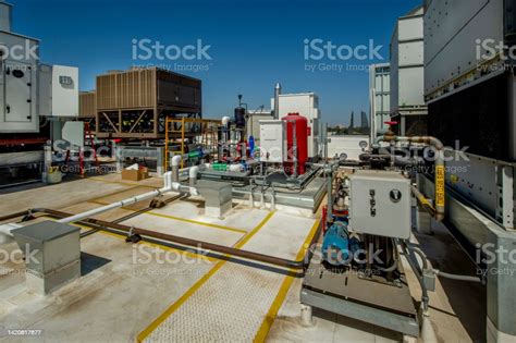 Rooftop Hvac Installation Stock Photo - Download Image Now - Waterproof ...