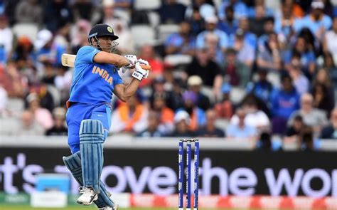 New Zealand Cricketers Still In Awe Of Dhoni As They Recall His Run-out ...