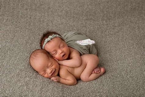 Newborn twin photography | Guilford CT