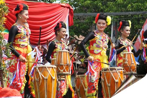 Rampak Kendang , Traditional Music Of Sunda - GOING TOUR INDONESIA