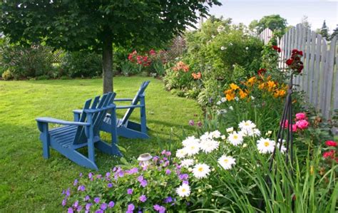 Two Men and a Little Farm: INSPIRATION THURSDAY, CHAIRS AND FLOWERS