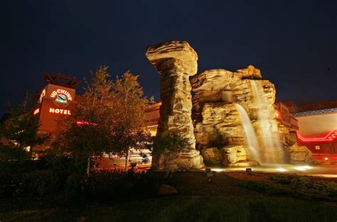 Ho-Chunk Casino Hotel - Wisconsin Dells, Wisconsin Dells: Room Prices ...