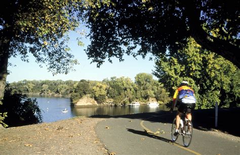 American River Parkway - 23 miles of biking and running trail that ...