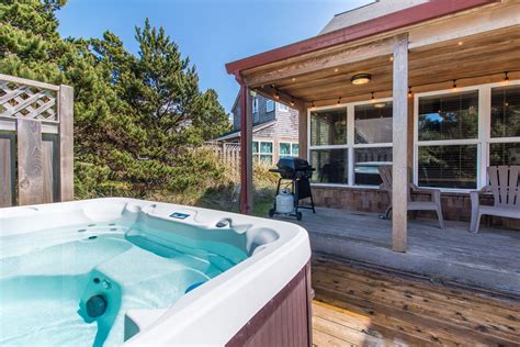 Luxury Pacific City Vacation Rentals with Hot Tubs | Open Nest Rentals