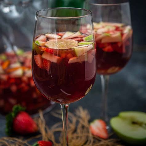 Red Wine Sangria Recipe (Step by Step + Video) - Whiskaffair