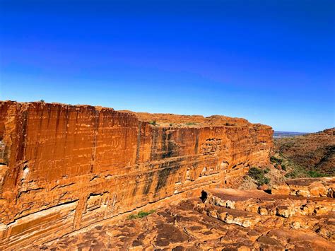 Hiking Kings Canyon in Australia's Red Centre - Kids & Passports