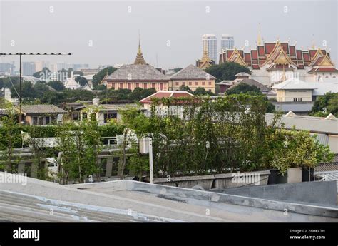 Chao Phraya River & Buddhist Temples, Bangkok 220120 Stock Photo - Alamy