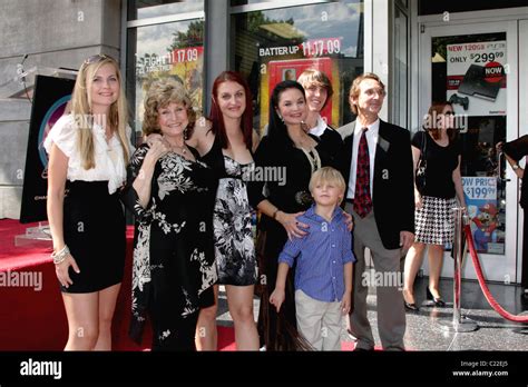 Crystal gayle family hollywood walk hi-res stock photography and images ...