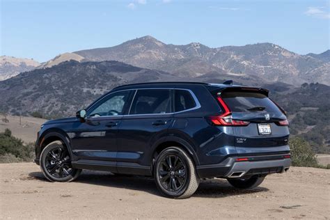 Is the 2023 Honda CR-V a Good Compact SUV? 6 Pros and 4 Cons | Cars.com