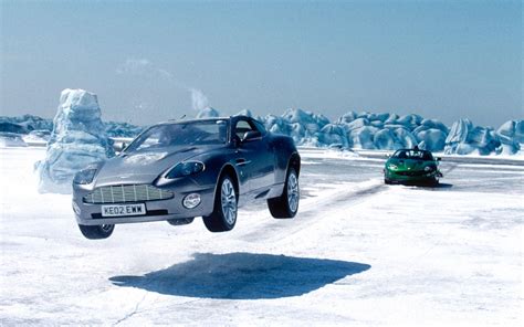 Die Another Day Car Chase Bond vs Zao - James Bond Photo (34124737 ...