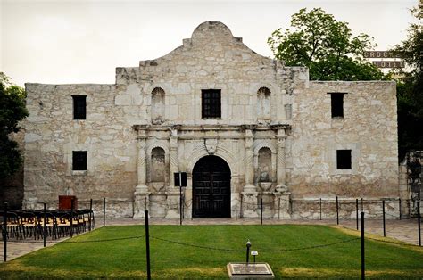 Travel Thru History Remember the Alamo in San Antonio, Texas - Travel ...