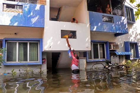 Hundreds still stranded, plants closed in India's flood-hit Chennai ...