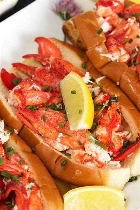 The Very BEST Lobster Roll Recipe // Video - The Suburban Soapbox